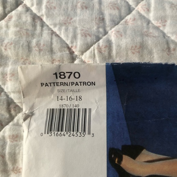 Bill Blass Vogue Pattern 1879-14-16-18. Women's Suit-jacket-skirt -pants - Picture 4 of 7